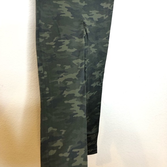 Spanx Camo Green Seamless High Waisted Leggings Size Medium NWT does not fit me - Picture 5 of 7
